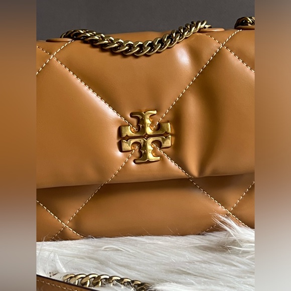 💰SOLD - 154706 - Tory Burch Small Kira Diamond Quilt Convertible Shoulder Bag - Picture 2 of 16